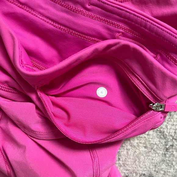 Lululemon short - Picture 3 of 4